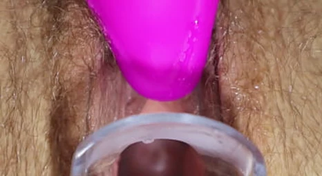 Pulsing climax inwards vulva closeup
